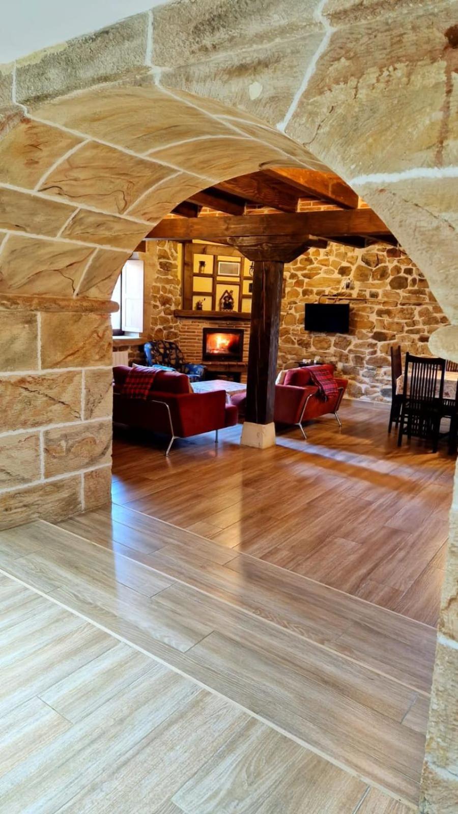 Casa De Pueblo Las Golondrinas De Luena San Miguel de Luena Exteriör bild
