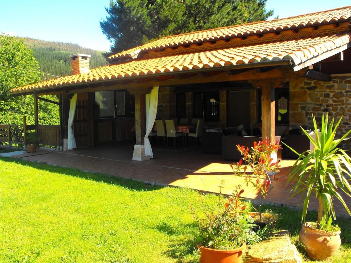 Casa De Pueblo Las Golondrinas De Luena San Miguel de Luena Exteriör bild
